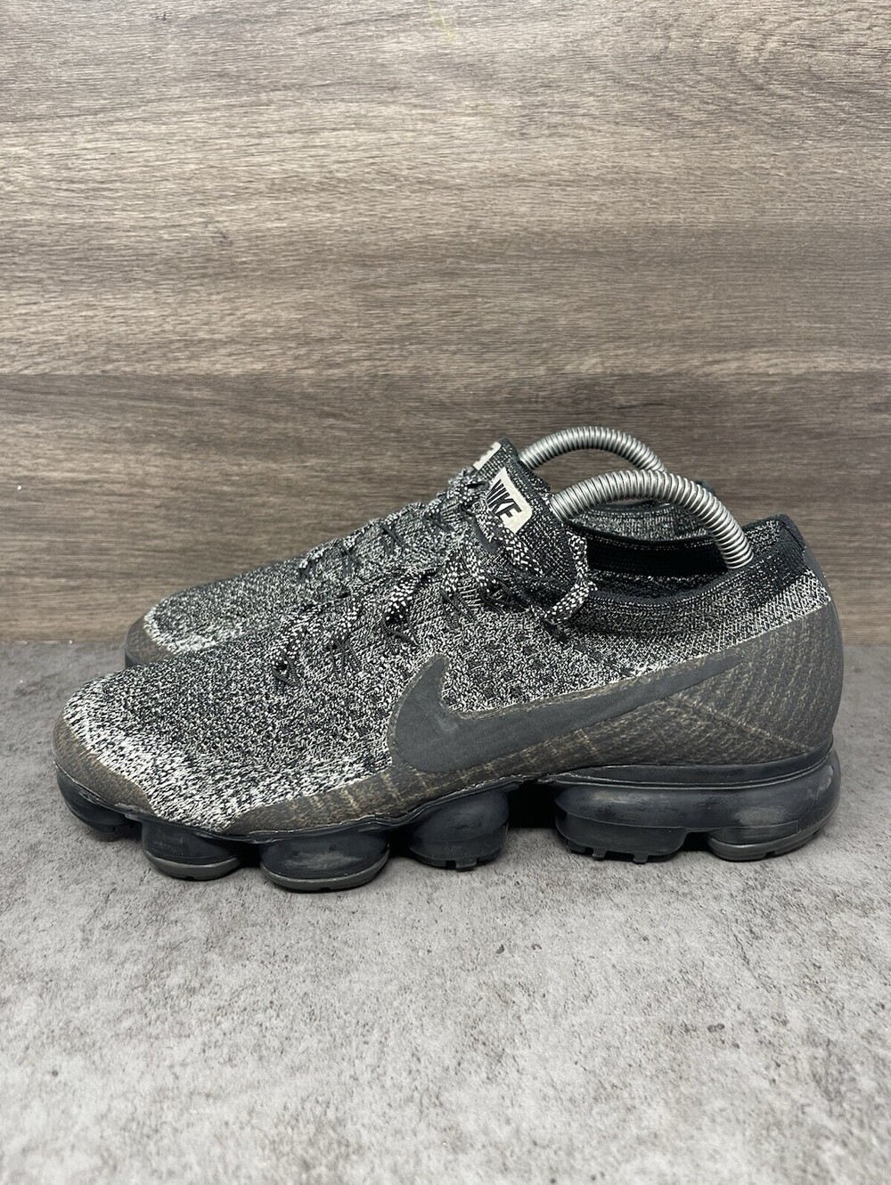 Nike Air VaporMax Flyknit Oreo Size 8 Mens Black White Running Shoes 849558-041